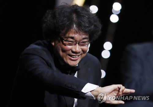 봉준호 감독이 영화 '기생충'으로 칸 영화제에서 황금종려상을 수상했다. [사진 = 연합뉴스]