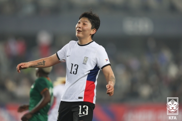 박은선이 11일 용인 미르스타디움에서 열린 잠비아와의 국가대표 친선경기에서 골을 넣은 뒤 세리머니를 하고 있다. [사진=KFA]