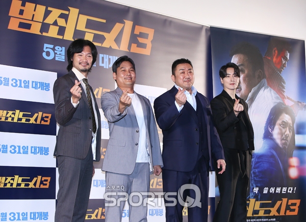 아오키 무네타카(왼쪽부터), 이상용 감독, 마동석, 이준혁. [사진=스포츠Q(큐) DB]